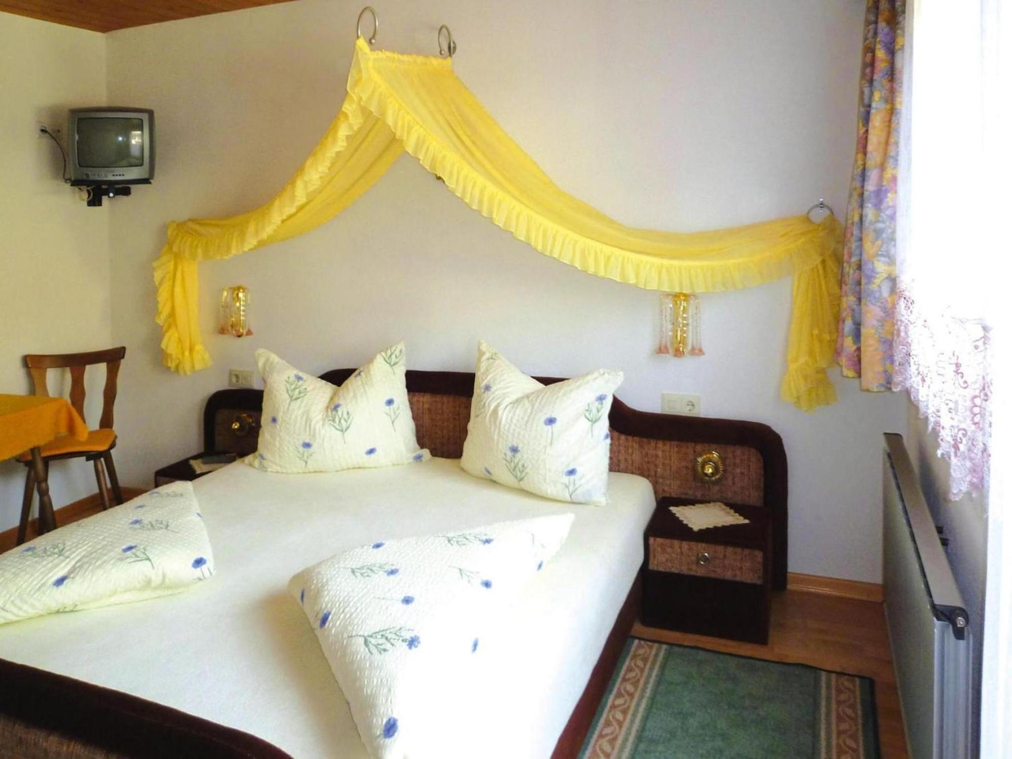 Apartment In F Gen With Parking Space 菲根 外观 照片